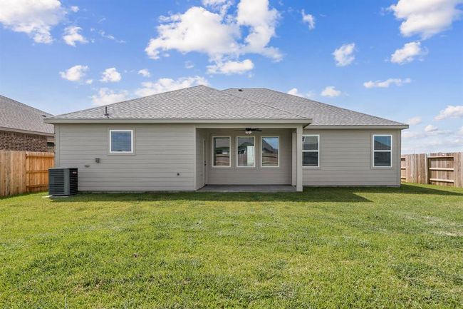 10518 Sutter Creek Dr, House other with 3 bedrooms, 2 bathrooms and 2 parking in Iowa Colony TX | Image 12