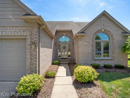20410 Hillsboro Dr, Macomb, MI, 48044-3548 | Card Image