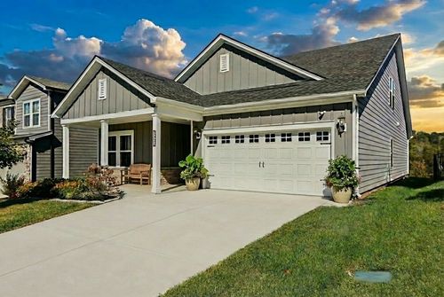 4924 Myra Dr, Hermitage, TN, 37076-2435 | Card Image