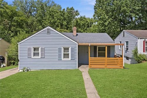 1704 S Brookside Ave, Independence, MO, 64052-1853 | Card Image