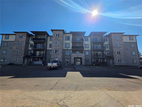 110 - 306 Petterson Drive, Condo with 2 bedrooms, 2 bathrooms and 1 parking in Estevan SK | Card Image