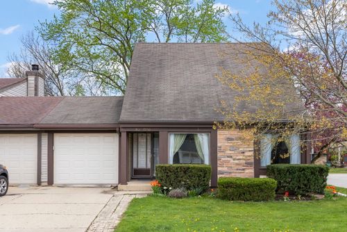 30W050 Mulberry Ct, Warrenville, IL, 60555-1425 | Card Image