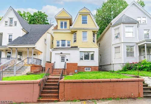65 N Grove St, East Orange, NJ, 07017-4712 | Card Image