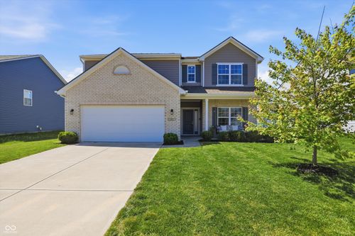 2023 Glenmoor Dr, Columbus, IN, 47201-8043 | Card Image