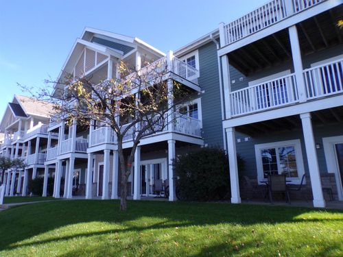 1246 Sunnyside Dr, Cadillac, MI, 49601-8725 | Card Image