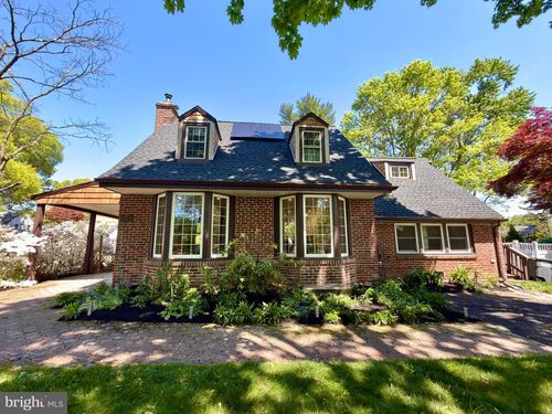 418 E Country Club Ln, WALLINGFORD, PA, 19086-6407 | Card Image