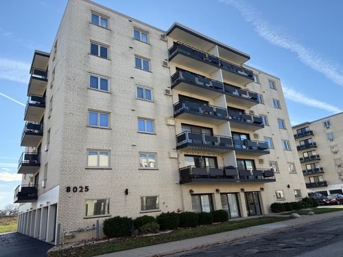 apt-2e-8025 Oconnor Dr, River Grove, IL, 60171-1228 | Card Image