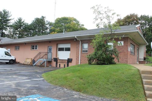 32 N Bacton Hill Rd, MALVERN, PA, 19355-1026 | Card Image