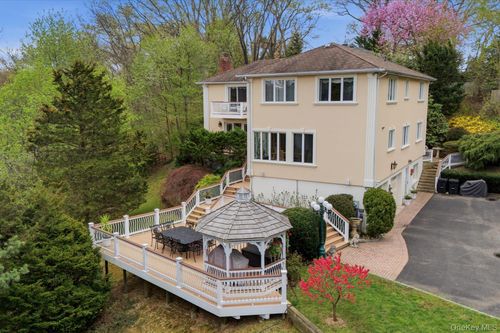 873 Oyster Bay Rd, East Norwich, NY, 11732-1007 | Card Image