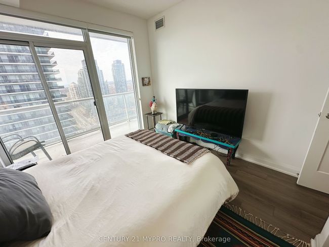 3104 - 56 Annie Craig Dr, Condo with 2 bedrooms, 1 bathrooms and null parking in Etobicoke ON | Image 13