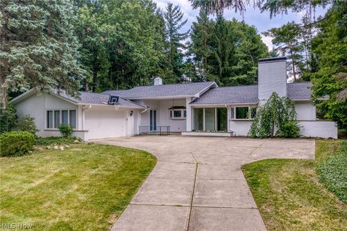 24800 Shaker Blvd, Beachwood, OH, 44122-2356 | Card Image