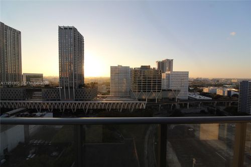 2114-698 Ne 1st Ave, Miami, FL, 33132 | Card Image