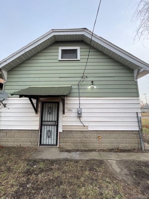 15351 Petoskey Ave, Detroit, MI, 48238-2040 | Card Image