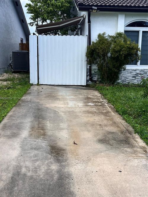 1-14763 Sw 173rd Ter, Miami, FL, 33187-1798 | Card Image