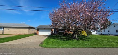 726 Warren St Sw, Massillon, OH, 44647-7741 | Card Image