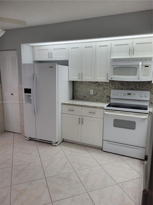 APT-310K - 1300 Sw 125 Th Ave, Condo with 2 bedrooms, 2 bathrooms and null parking in Pembroke Pines FL | Image 4