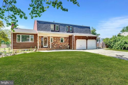 5 Dolphin Ln, Hamilton, NJ, 08619-1307 | Card Image