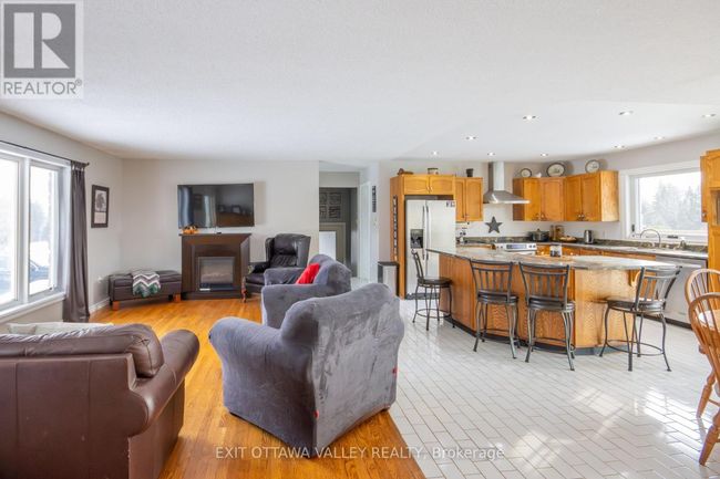 2112 Schutt Rd, House other with 3 bedrooms, 3 bathrooms and 6 parking in Palmer Rapids ON | Image 25