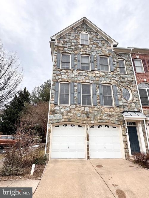 4201 Timber Meadow Dr, FAIRFAX, VA, 22030-8537 | Card Image