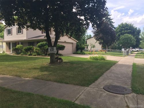 2741 Campbellgate Dr, Waterford Twp, MI, 48329-3124 | Card Image