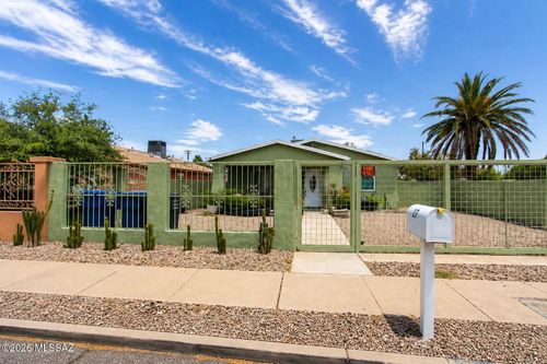 27 W 34th Street, Tucson, AZ, 85713 | Card Image