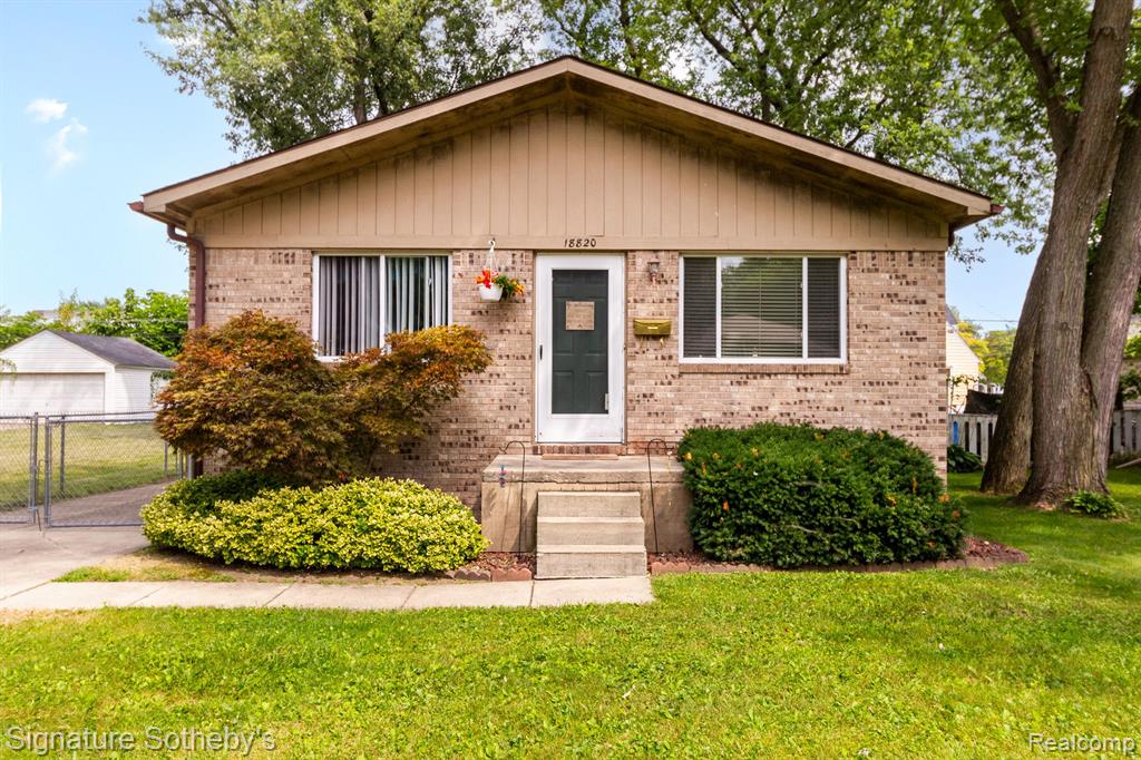 Centralia , Redford, MI 48240 #1