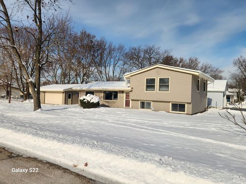 10 Lincoln St, Lake In The Hills, IL, 60156-1027 | Card Image