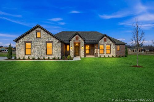 16313 E 102nd St N, Owasso, OK, 74055-4014 | Card Image