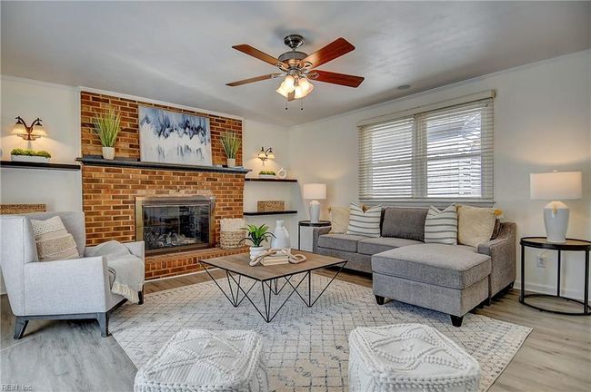 Home also features a step-down Great Room. | Image 14