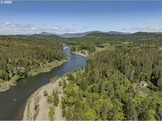 503 Quail Ln, House other with 3 bedrooms, 4 bathrooms and 3 parking in Grants Pass OR | Image 7