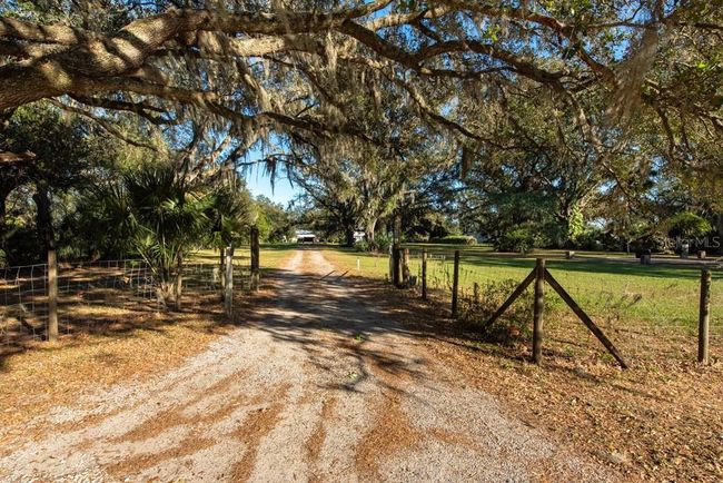 11008 Browning Rd, House other with 4 bedrooms, 4 bathrooms and null parking in LITHIA FL | Image 75