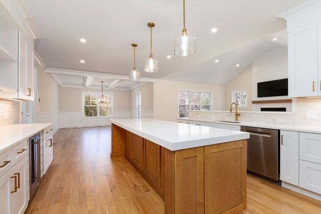 116 Winthrop St, House other with 4 bedrooms, 4 bathrooms and 6 parking in Medway MA | Image 22