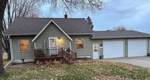 537 Cedar Ave, Westbrook, MN, 56183-1133 | Card Image