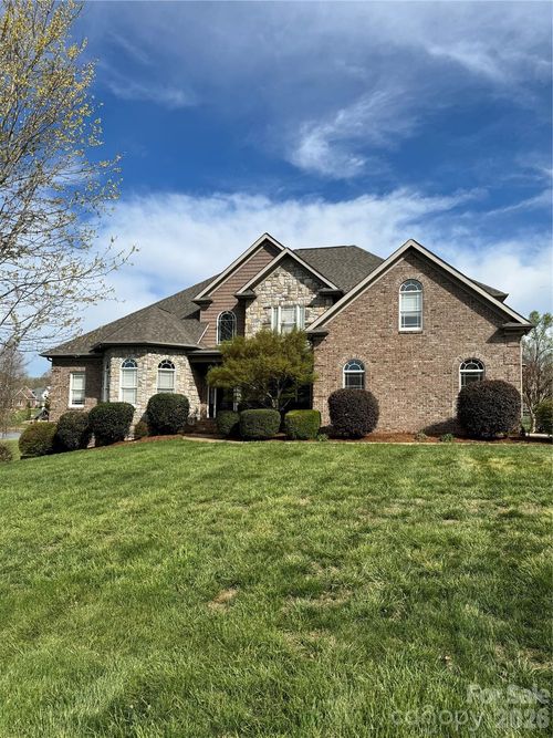 5873 Bakers Pt, Hickory, NC, 28602-8221 | Card Image
