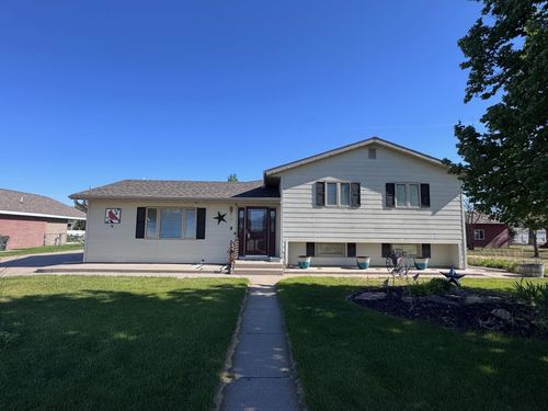 12 Gatewood Dr, Cozad, NE, 69130-1019 | Card Image