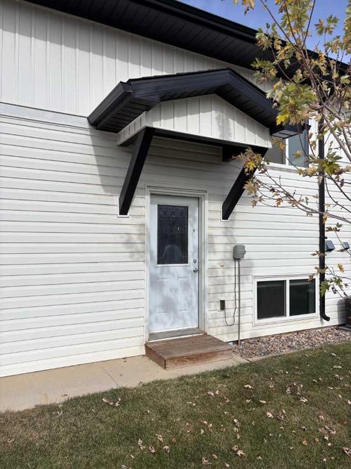 g-5202 55 St, Taber, AB, T1G1M5 | Card Image