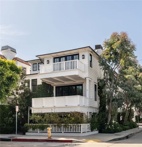 441 3rd St, Manhattan Beach, CA, 90266 | Card Image