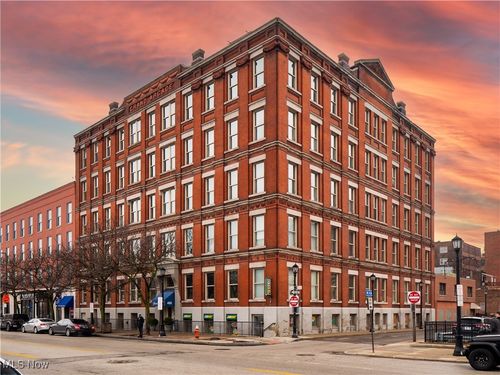 apt-213-408 Saint Clair Ave, Cleveland, OH, 44113-1520 | Card Image