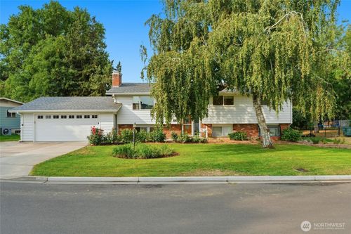 945 Frazier Dr, Walla Walla, WA, 99362-1516 | Card Image
