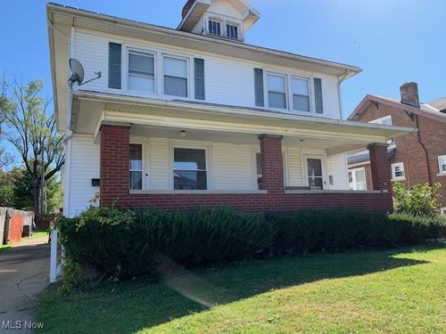 2002 Dresden Rd, Zanesville, OH, 43701-2322 | Card Image