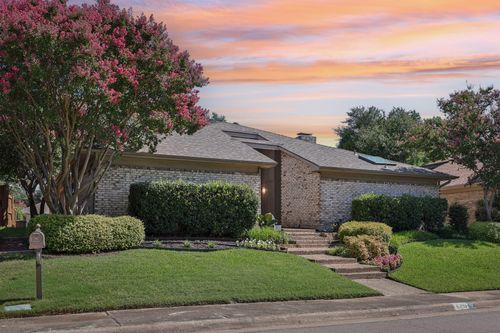 6219 Black Berry Ln, Dallas, TX, 75248-4910 | Card Image