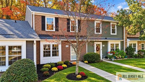 275 Constitution Cir, North Brunswick, NJ, 08902-3519 | Card Image