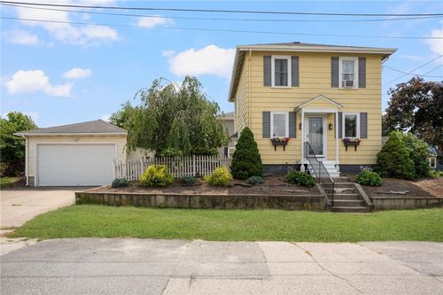 82 Cliffdale Ave, Cranston, RI, 02905-1106 | Card Image