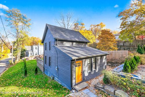 39 N Broadway, Kingston, NY, 12401-8925 | Card Image