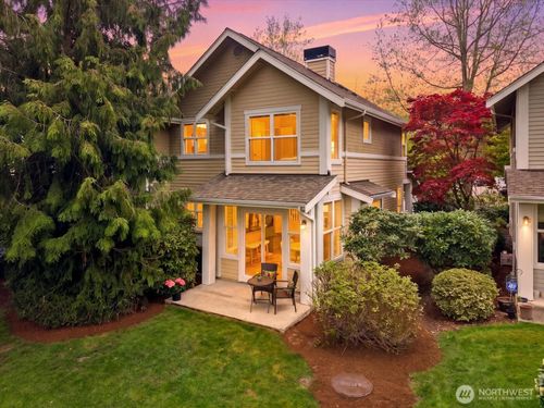 b1901-9301 156th Pl Ne, Redmond, WA, 98052-7531 | Card Image