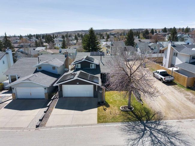 131 Macewan Meadow Way Nw, House other with 3 bedrooms, 3 bathrooms and 5 parking in Calgary AB | Image 39