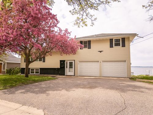 311 N Lakeshore Dr, Glenwood, MN, 56334-1110 | Card Image