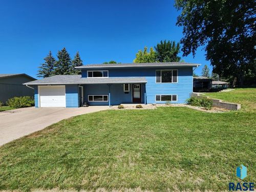 706 E 10th St Street, Dell Rapids, SD, 57022 | Card Image