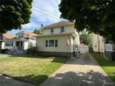 33 Whitfield Avenue, House other with 3 bedrooms, 1 bathrooms and null parking in Buffalo NY | Image 3