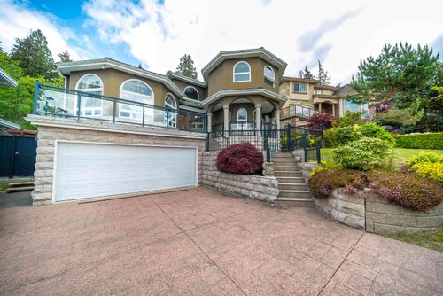 7353 Union St, Burnaby, BC, V5A1J1 | Card Image